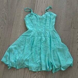 Aritzia talula dress size 2